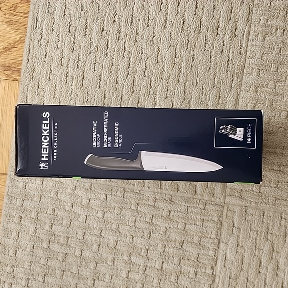 Henckels 14 piece knives - Picture 7 of 8